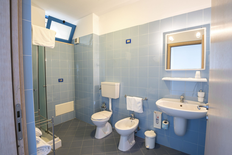 Bathroom, Residence Hotel Miljunka, Messina