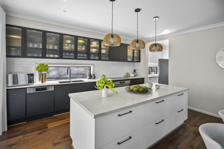 Others 4, Werribee Luxe Home Family 6Bed Netflix, Wyndham - West
