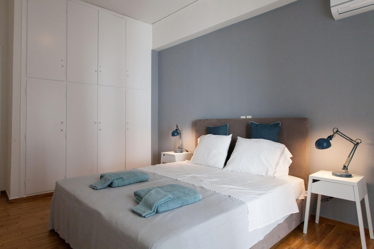Room 3, 2 Bdrm apt for up to 6 Guests Next to Acropolis Museum, Attica