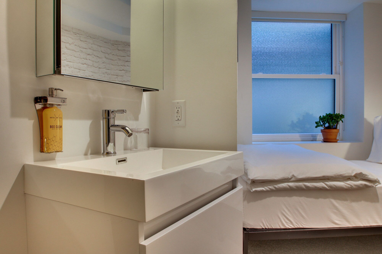 Bathroom 4, Hotel Hive, Washington D.C.
