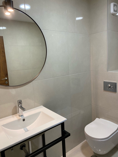 Bathroom 5, Agape Rose