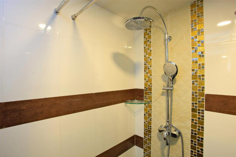 Bathroom 4, Orchid Garden Hotel Patong, Pulau Phuket