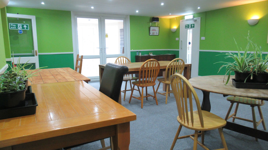 Food & Drinks 4, Lennard House, Kent