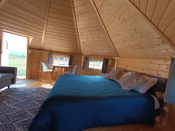 Bedroom 3, Les Cabanes du Grand Nord, Loire