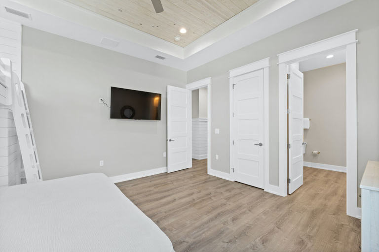 Bedroom 1, Beach House - Totally Beachin by PHG, Bay