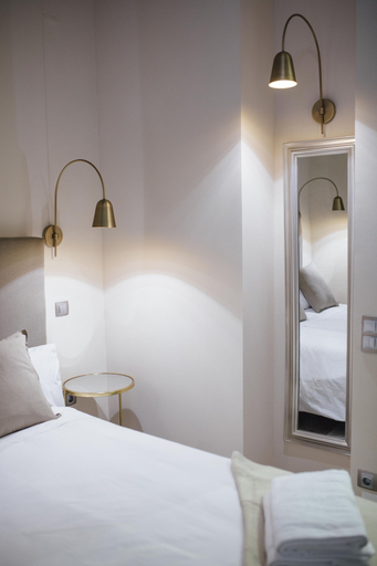 Bedroom 4, One&Lux Byron Suites, Sevilla