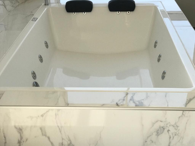 Bathroom 4, Fratelli Corp Apart Hotel, Pedro Domingo Murillo