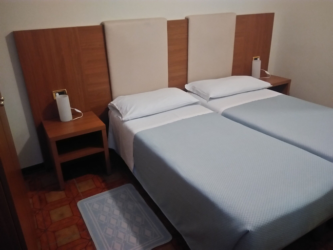 Bedroom 4, Albergo Al Gobbo, Venezia