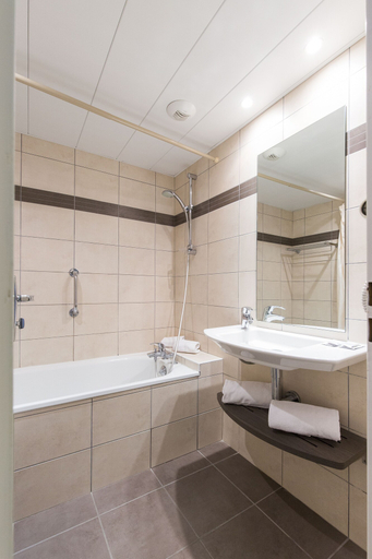 Bathroom 5, Hotel Miramont, Hautes-Pyrénées