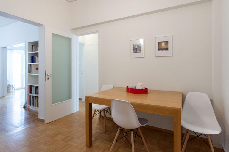 Room 5, 2 Bdrm apt for up to 6 Guests Next to Acropolis Museum, Attica