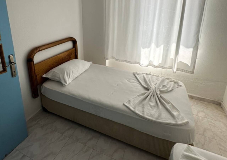 Bedroom 3, Beyaz Saray Apart Otel, Ayvalık