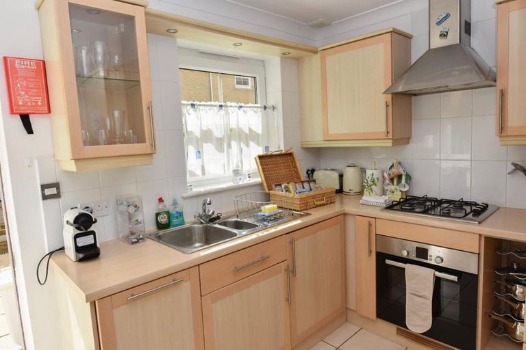 Room 4, Solent Landing No 12A - Beachfront, Isle of Wight
