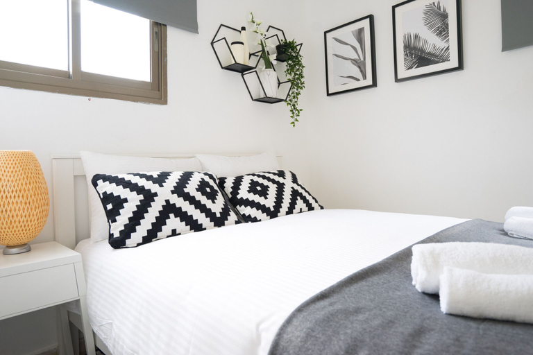 Bedroom 2, YARKON - By Beach Apartments TLV