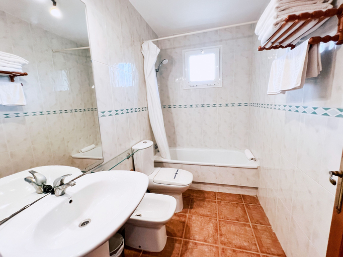 Bathroom, Jardín del Golf, Cádiz