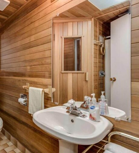 Bathroom, ART House Burnaby Two Bedrooms Suite, Greater Vancouver