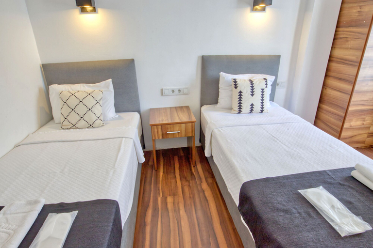 Bedroom 3, Camlik 87 Hotel Ayvalik, Ayvalık