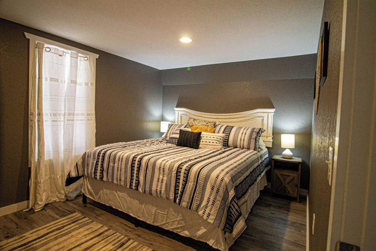 Bedroom 2, Mountain Haven Dragon's Nest Cabin, Graham