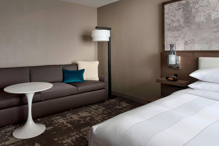 Bedroom 4, Marriott Albany, Albany