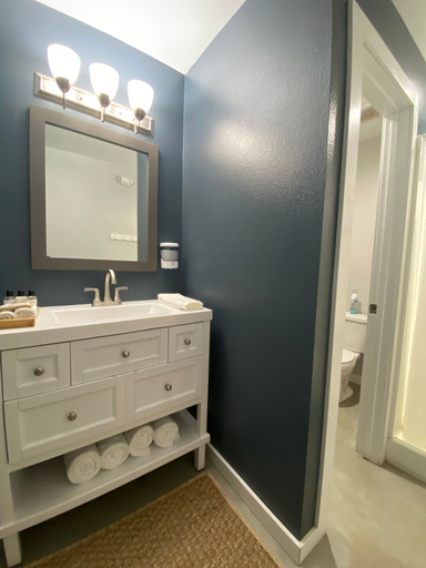 Bathroom 4, Black Tree Resort, Park