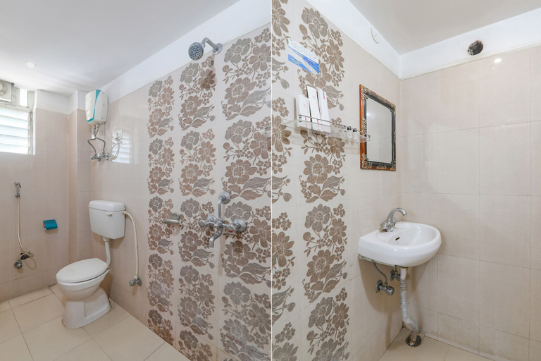 Bathroom, Fabhotel Mega Royal, Patna