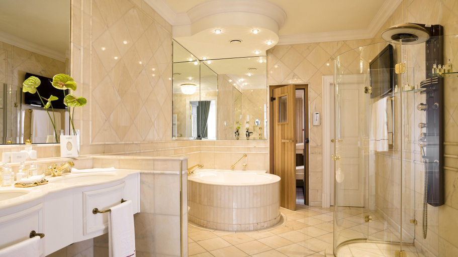 Bathroom 5, Althoff Grandhotel Schloss Bensberg, Rheinisch-Bergischer Kreis