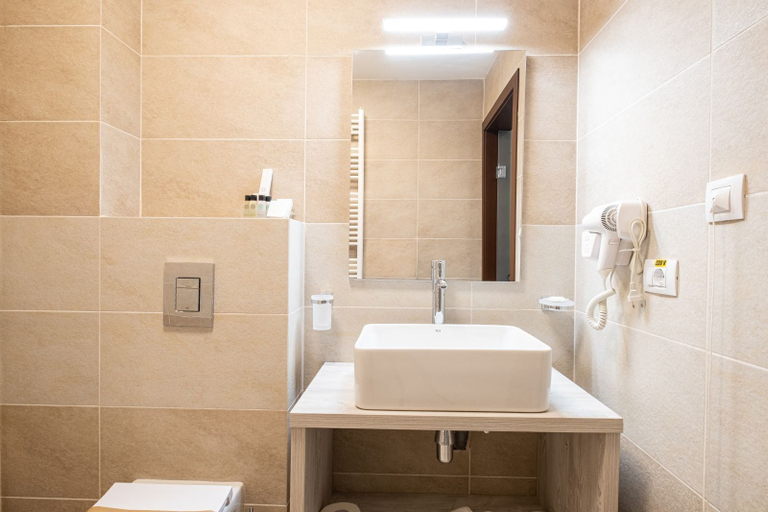 Bathroom 5, Fiald Hotel & Spa, Bacau