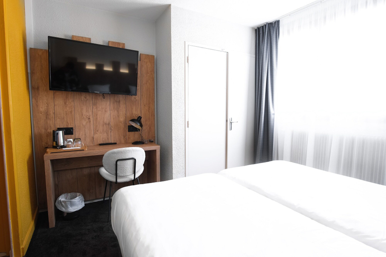 Bedroom 2, Hôtel Les 2 Alpes L'Orée Des Pistes, Isère