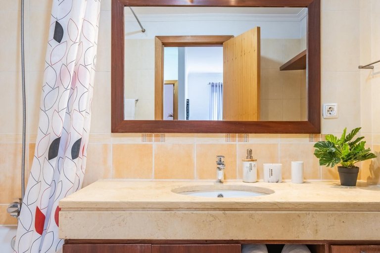 Bathroom 4, Home to Stay by Homie, Funchal