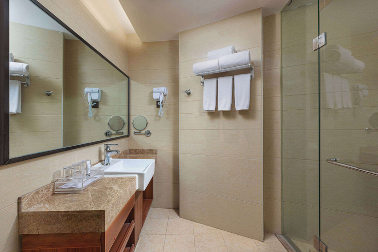 Bathroom 4, Days Hotel by Wyndham Dali High-speed Railway Station, Dali Bai