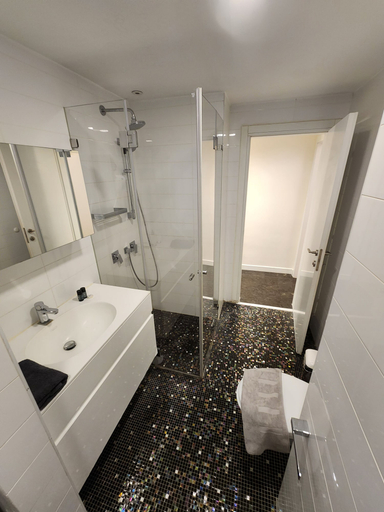 Bathroom 4, Holiday Luxury Home by FeelHome