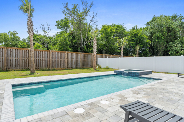 Sport & Beauty 4, Beach House - Totally Beachin by PHG, Bay