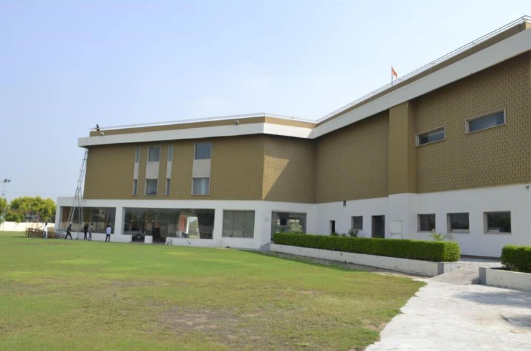 Exterior & Views 2, Royal Palm Resort, Hisar
