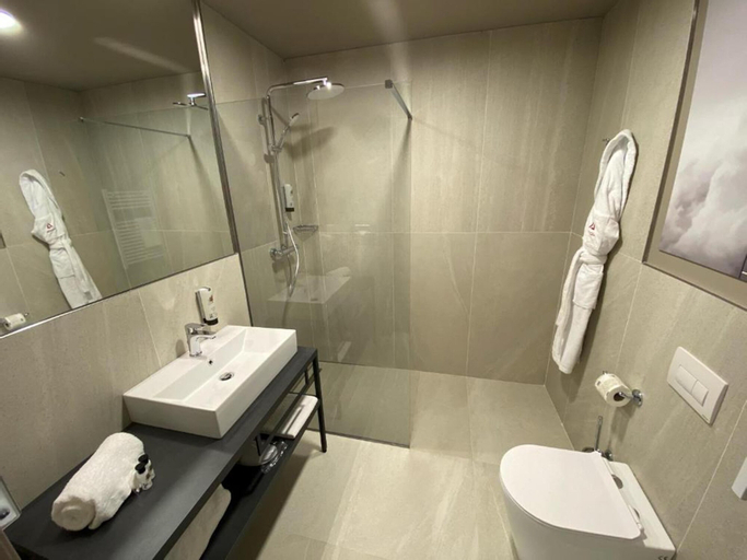Bathroom 30