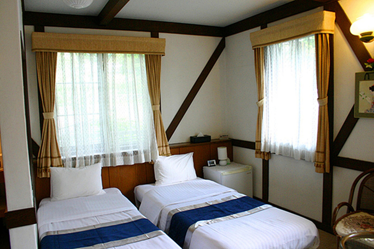 Bedroom 2, Pension Marie, Yamanakako