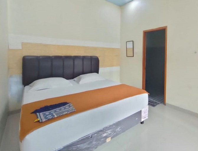 Bedroom 3, Villa Cisarua hace 1 by Puncak Go Villas, Bogor