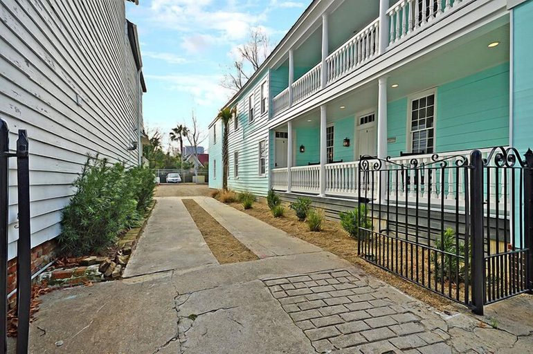 Exterior & Views 2, The Ashley Suite, Charleston