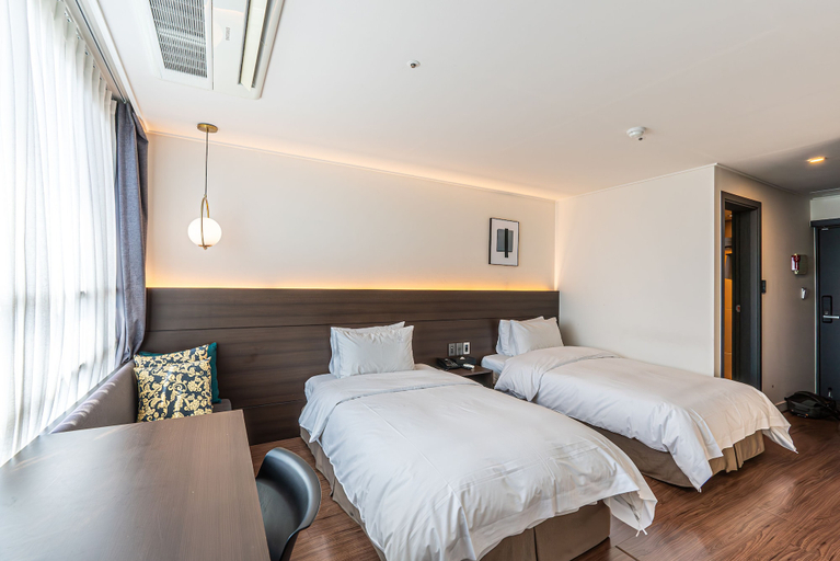 Bedroom 2, Hotel The Grang Jungmun, Seogwipo