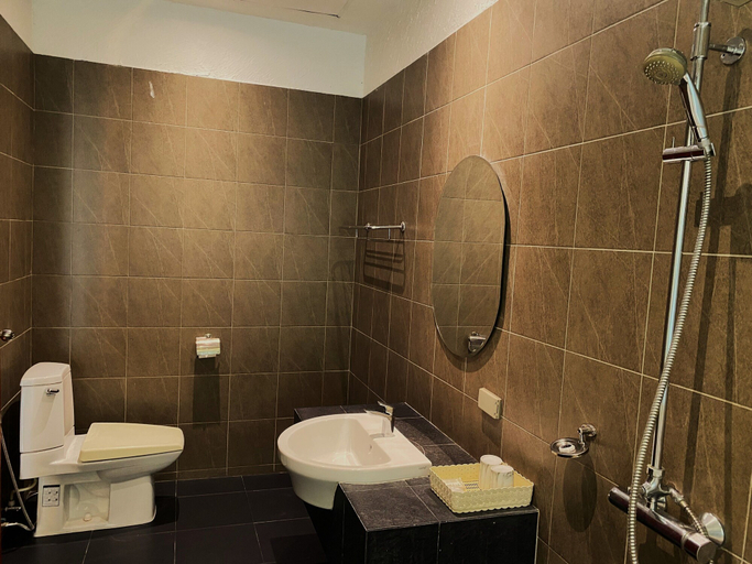 Bathroom 5, L'esprit de Naiyang Beach Resort, Phuket Island