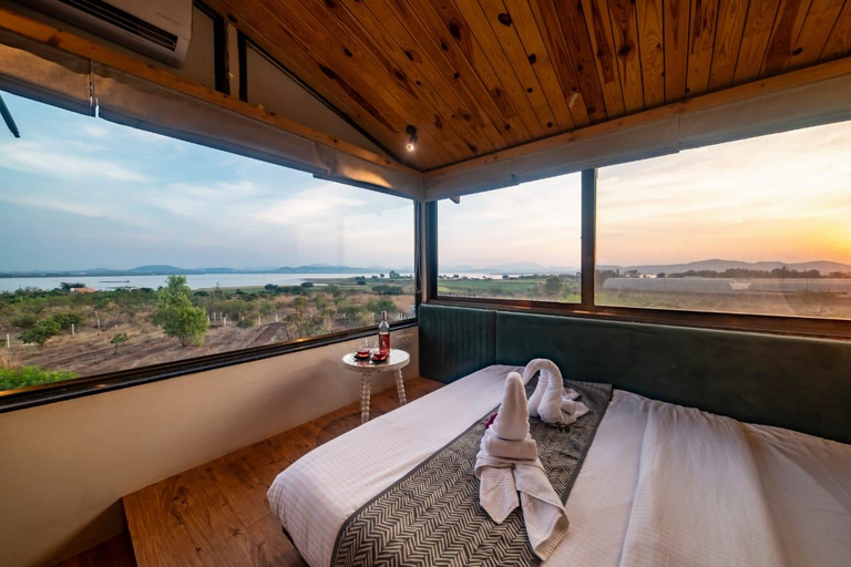 Bedroom, Rivercreststays, Nashik
