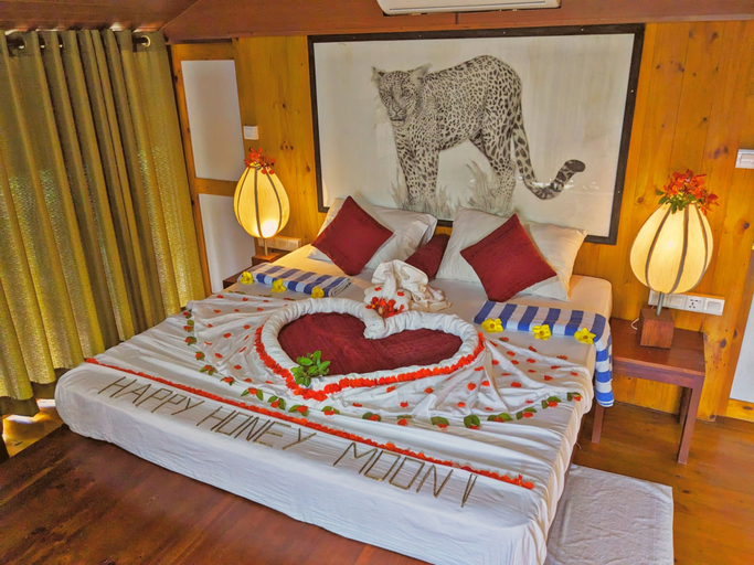 Bedroom 2, Yala Hotel Lion Air Conditioned Luxury, Thissamaharama