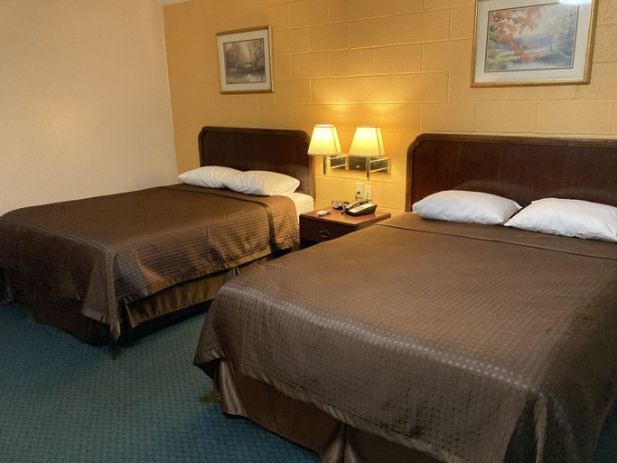 Bedroom 2, Childress Inn, Childress