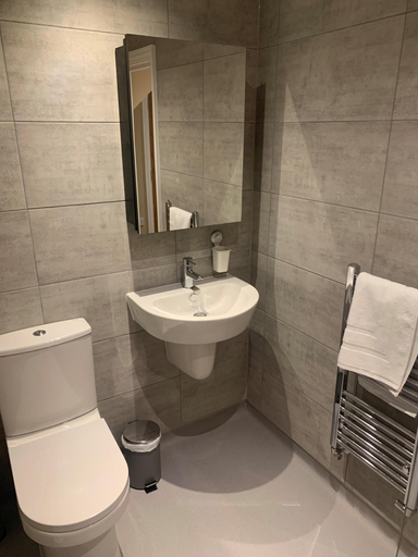 Bathroom 3, Highfield Coach House, Hampshire