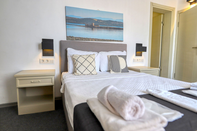 Bedroom 4, Camlik 87 Hotel Ayvalik, Ayvalık