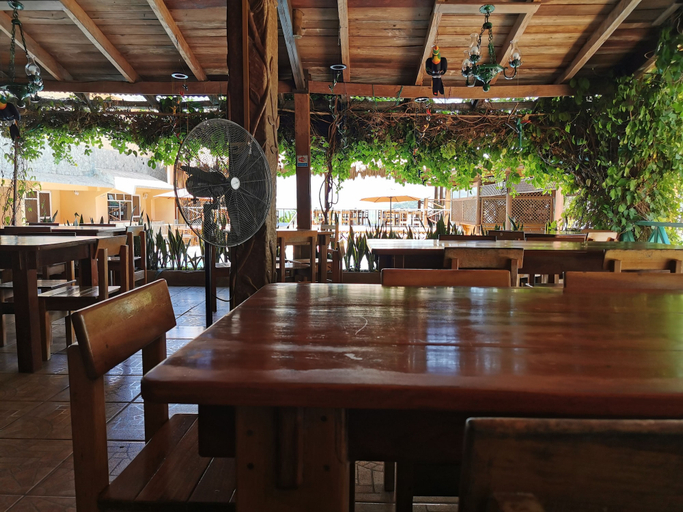 Food & Drinks 4, El Remate, Flores