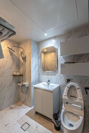 Bathroom 3, Hotel The Grang Jungmun, Seogwipo