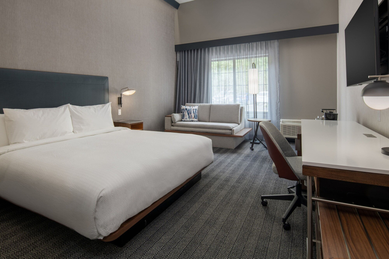 Bedroom 2, Courtyard By Marriott Olympia, Thurston