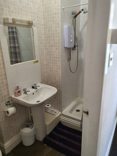 Bathroom 2, Windsor House Hotel, Blackpool