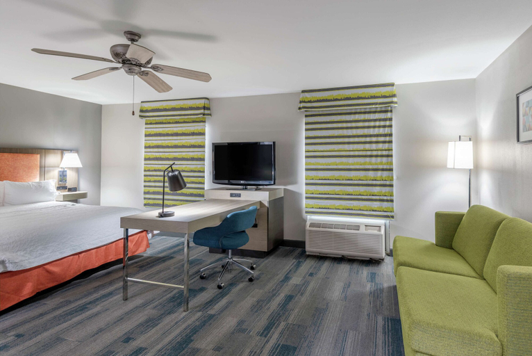 Bedroom 3, Hampton Inn Brownwood, Brown