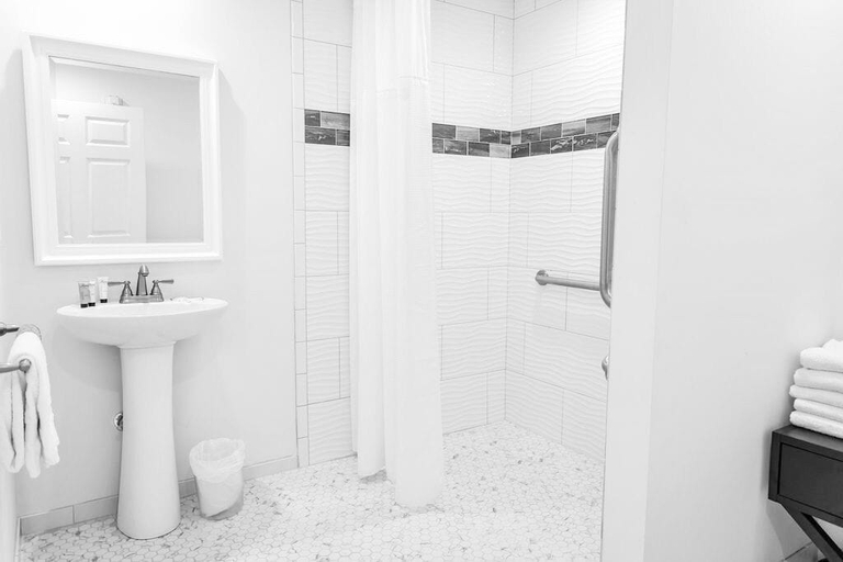 Bathroom 3, Saltwater Suites, Pender