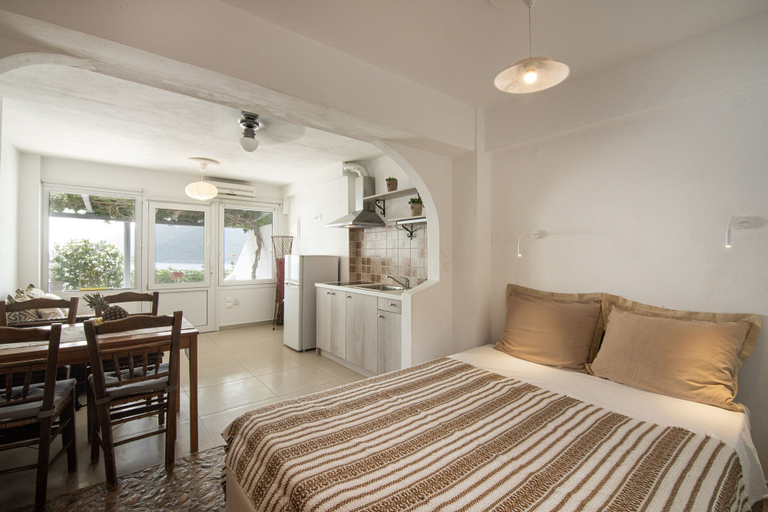 Bedroom 3, Nafsika Sea View Apartments, North Aegean